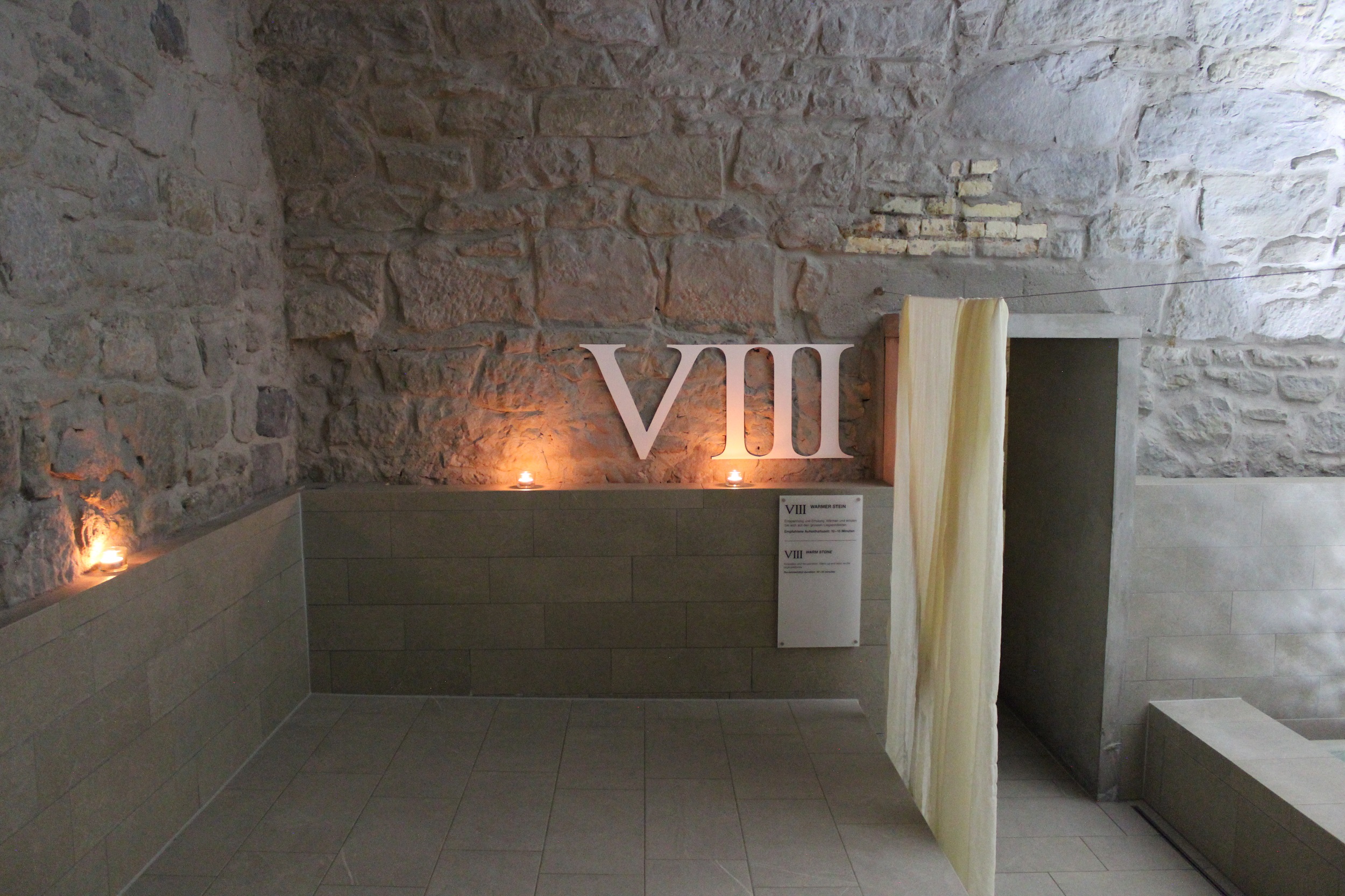 Hürlimann Spa Römisch-irischer Rundgang Liegepodeste Hürlimann Spa Römisch-irischer Rundgang Liegepodeste