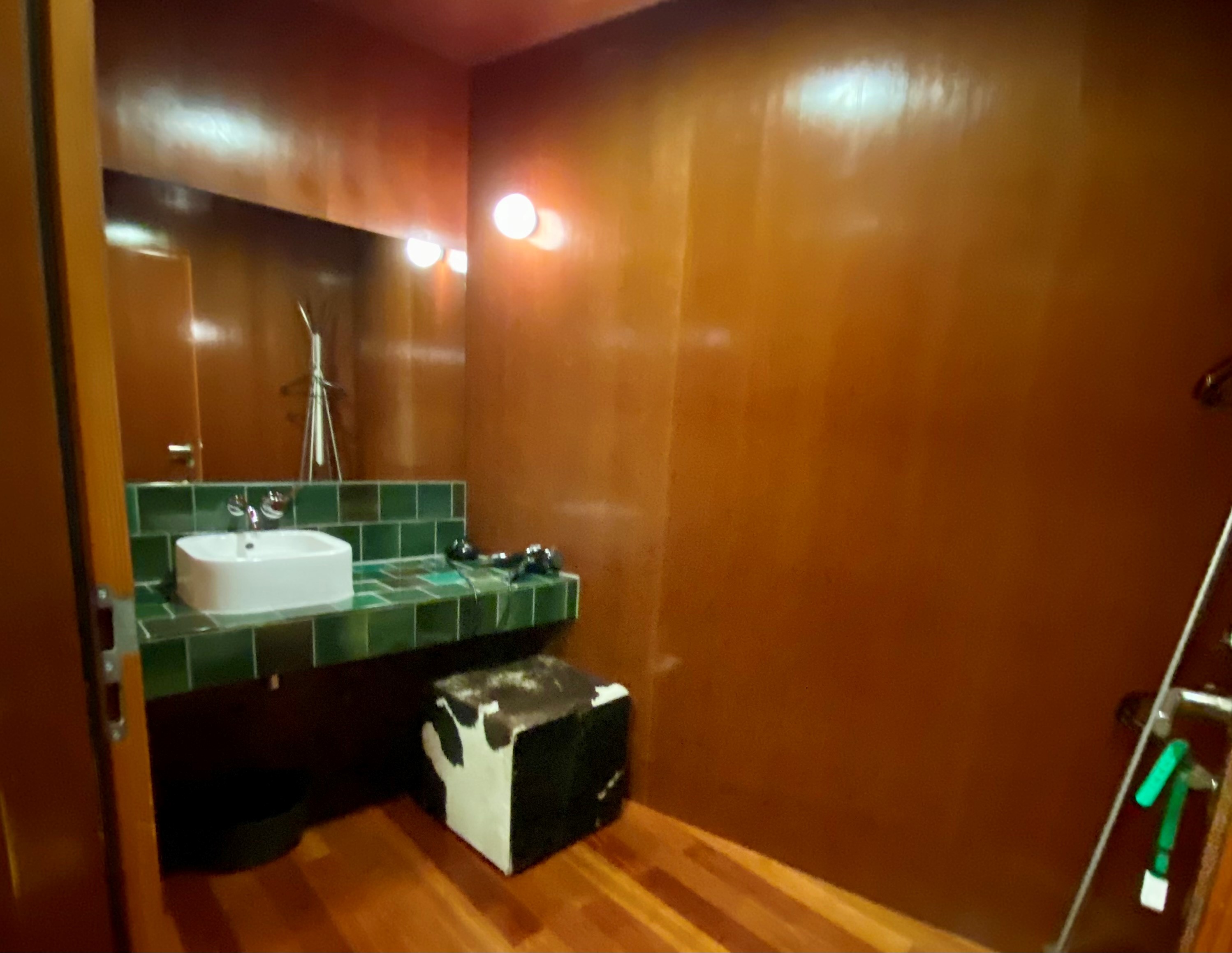 Mineralbad & Spa Samedan private Garderobe