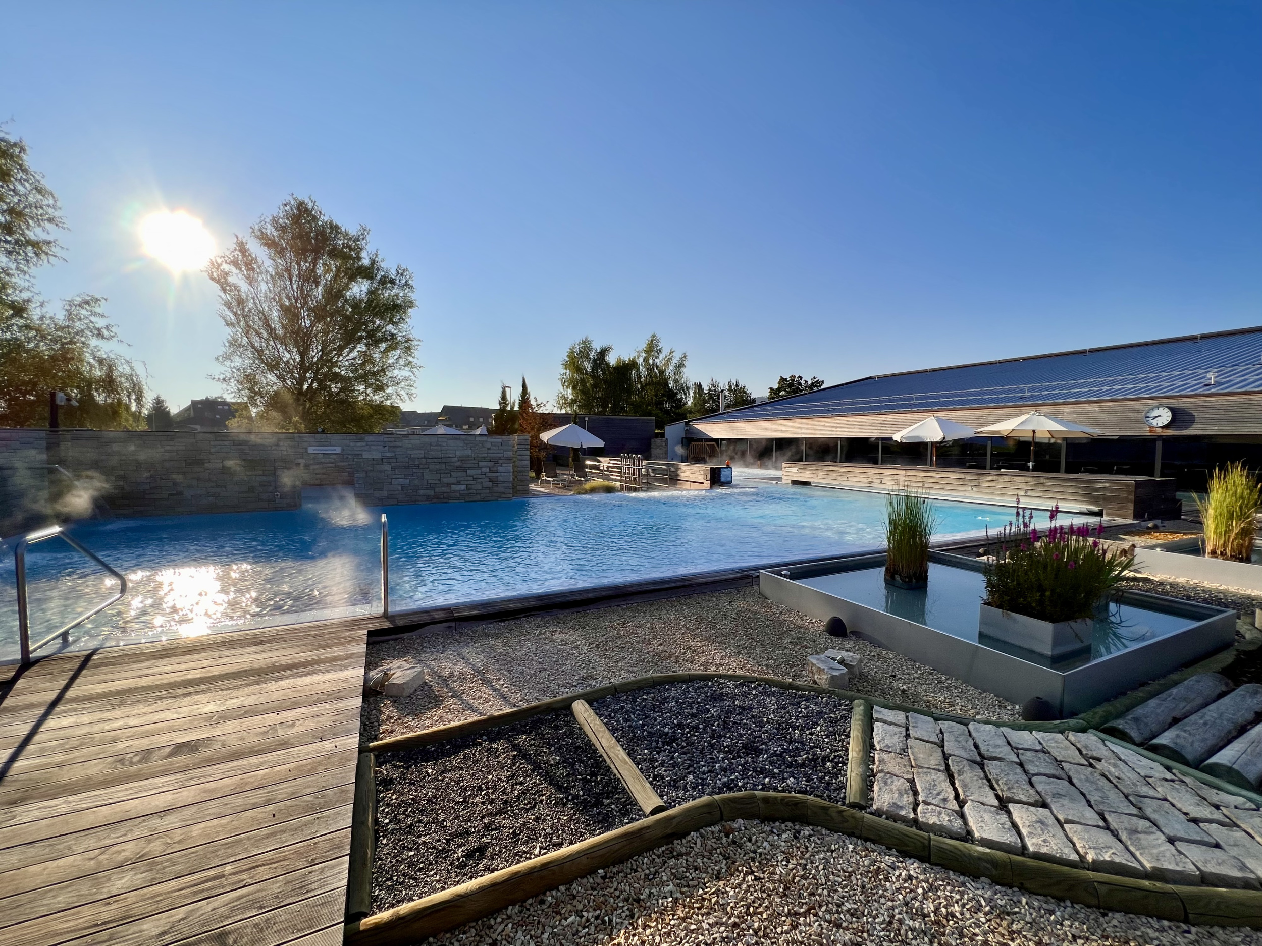Morgenstimmung Aussenbad Solbad & Spa Schönbühl
