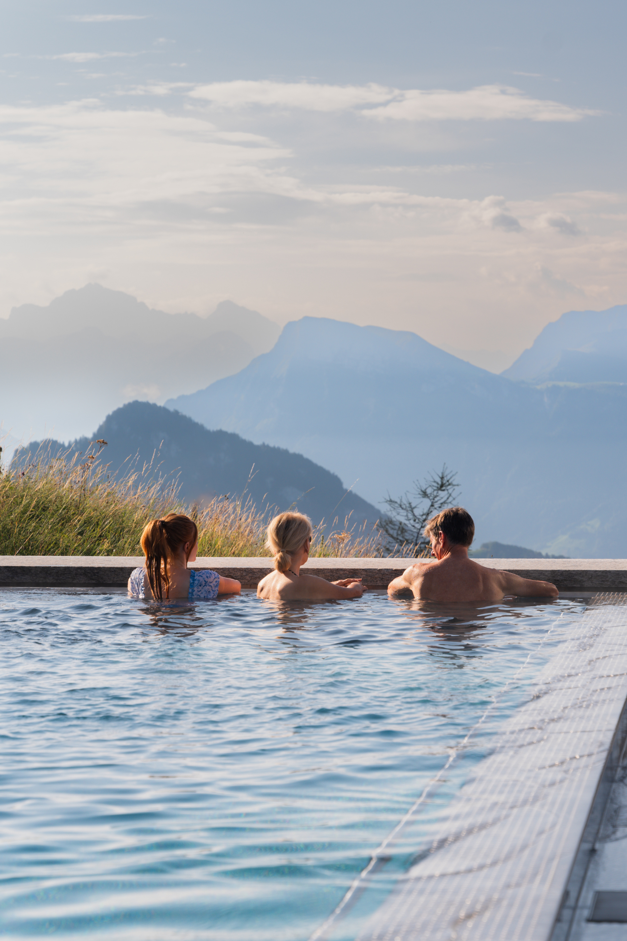 Aussicht auf die Berge im Aussenbad