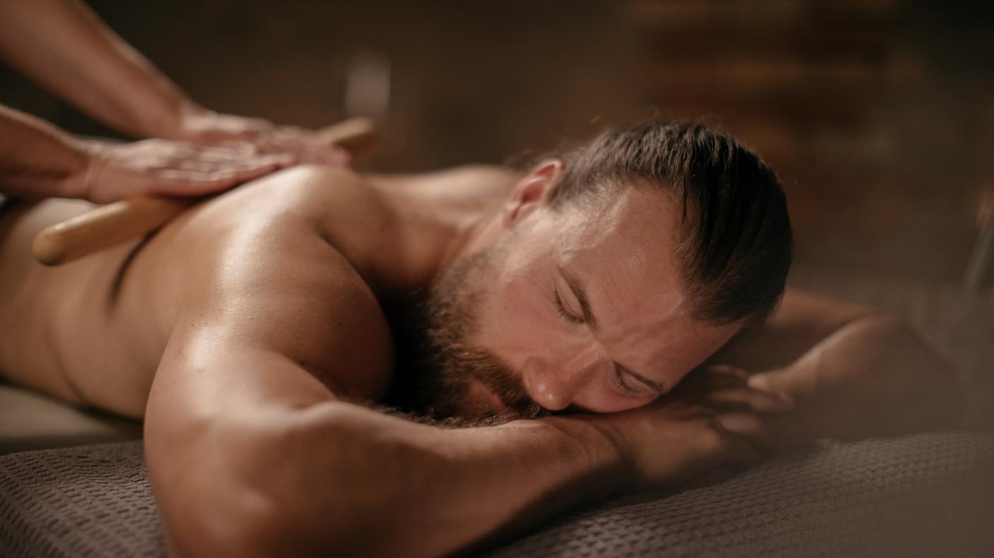 Mineralbad &amp; Spa Samedan Dschemberin Massage