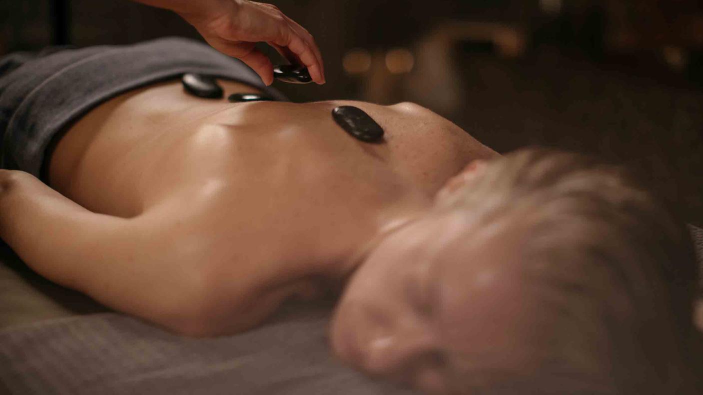 Hammam &amp; Spa Oktogon Bern Massage warme Steine