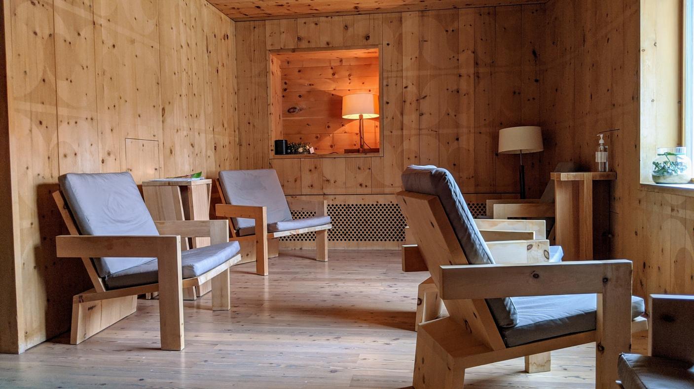 Mineralbad &amp; Spa Samedan Ruheraum Arvenstube