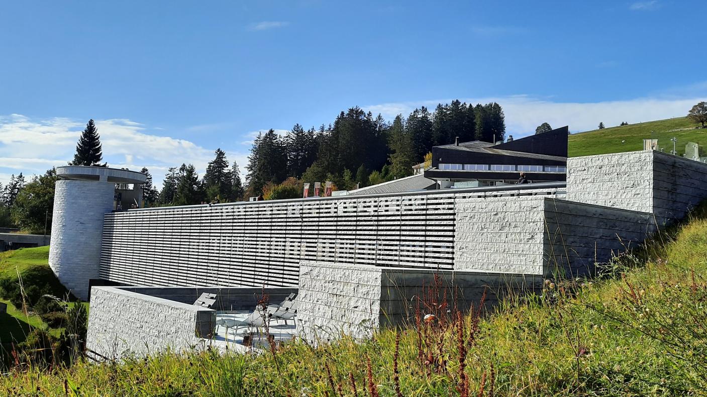 Mineralbad &amp; Spa Rigi Kaltbad Fassade