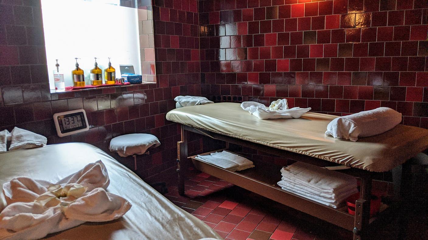 Mineralbad &amp; Spa Samedan Massageraum