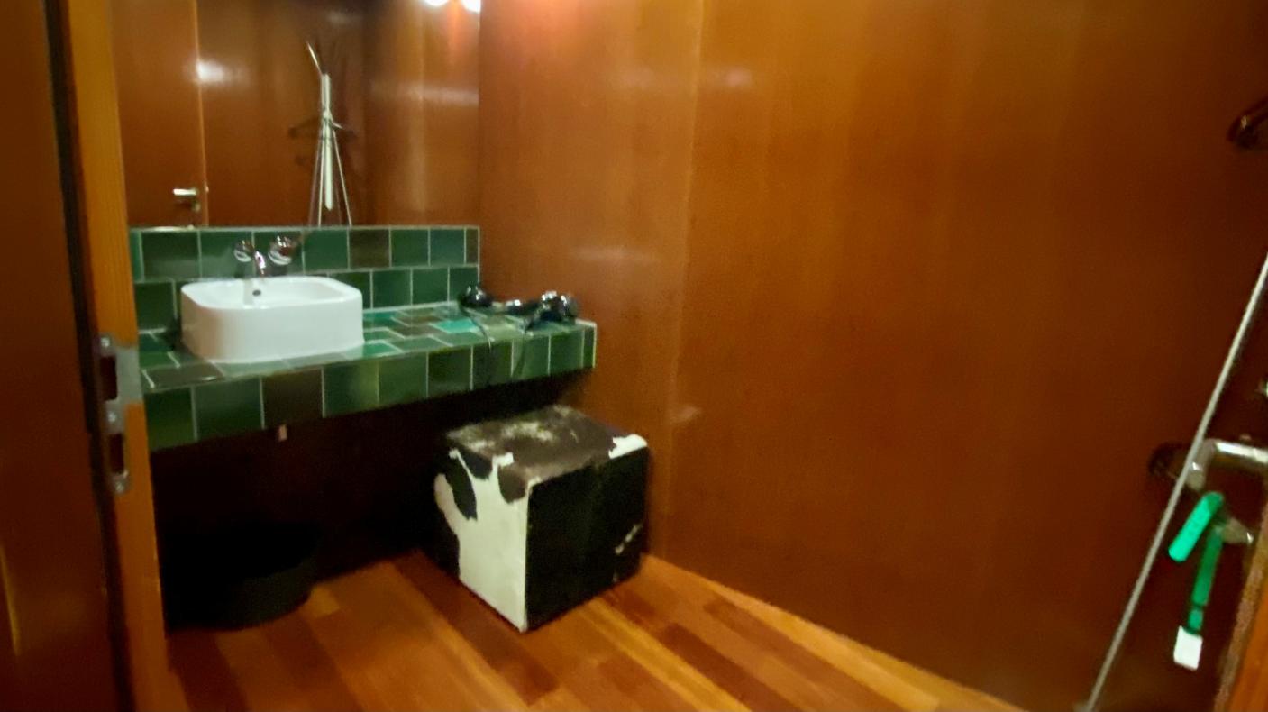 Mineralbad & Spa Samedan private Garderobe