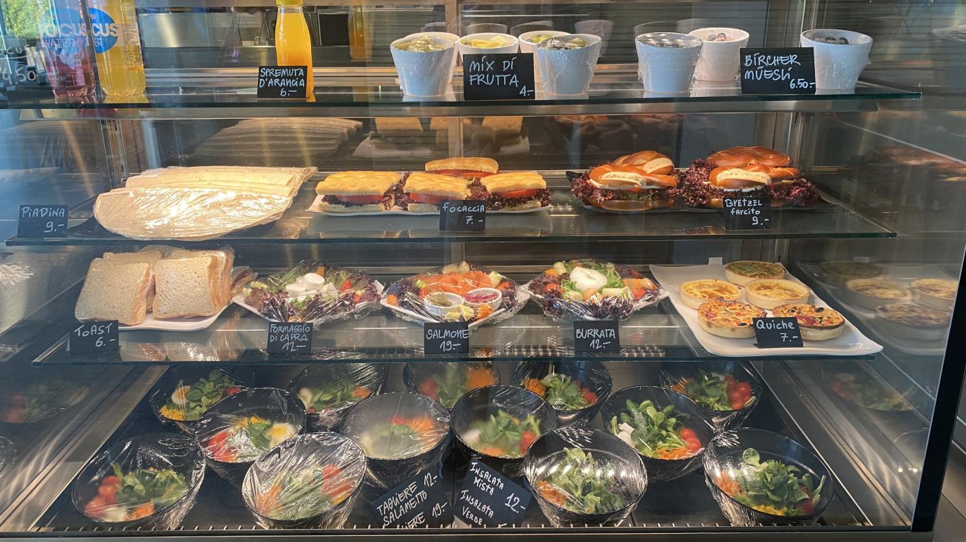 Frisch zubereitete Snacks im Bistro Termali Salini & Spa Locarno
